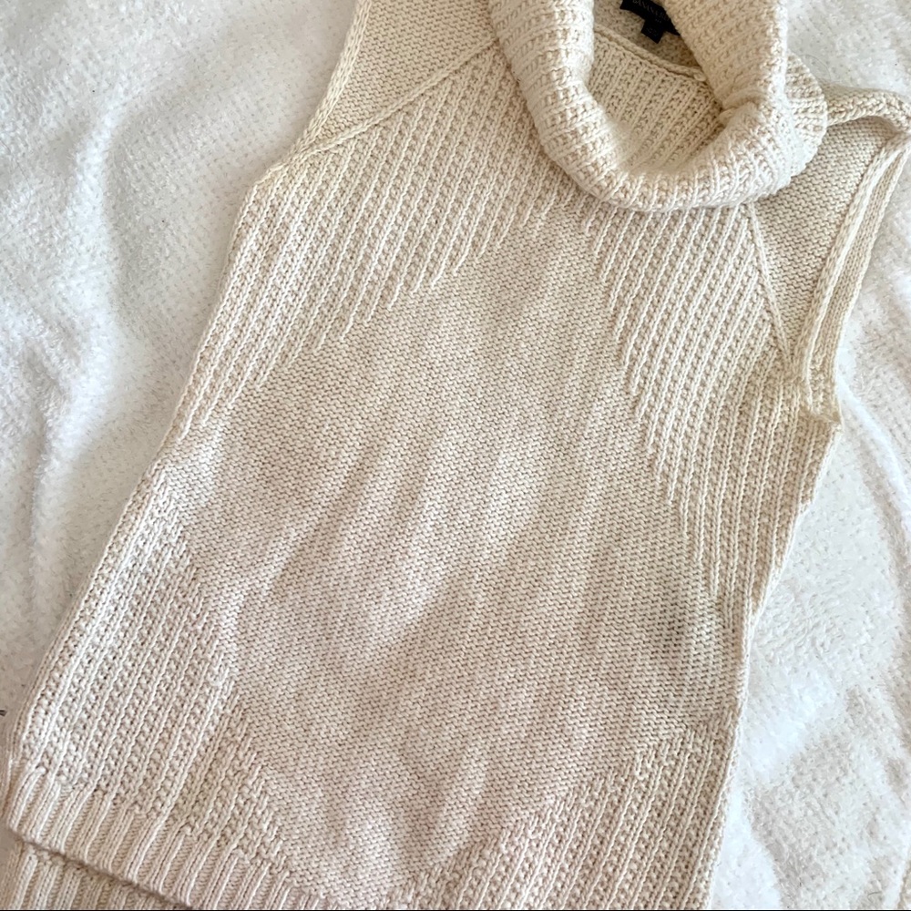 Banana Republic Sleeveless turtleneck sweater tunic